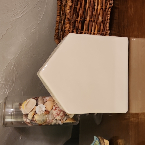 RAE DUNN Peace on Earth house - Picture 2 of 4